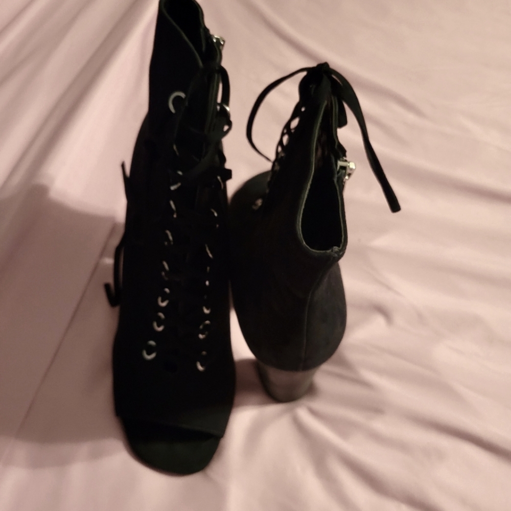 Ankle boot - Picture 2 of 3